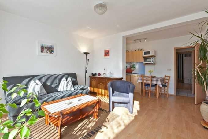 Im Hof Objekt Id 12111-0 * Waren (Mueritz)